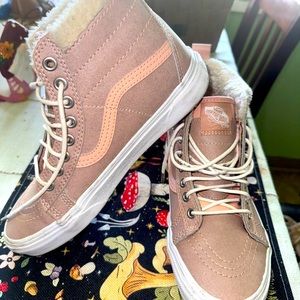 Size 7 women’s high top vans. Blush pink with very light glitter.